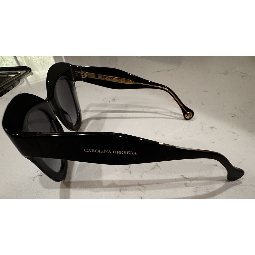 CAROLINA HERRERA Oversized Cat - Eye Sunglasses Black - Picture 4 of 7